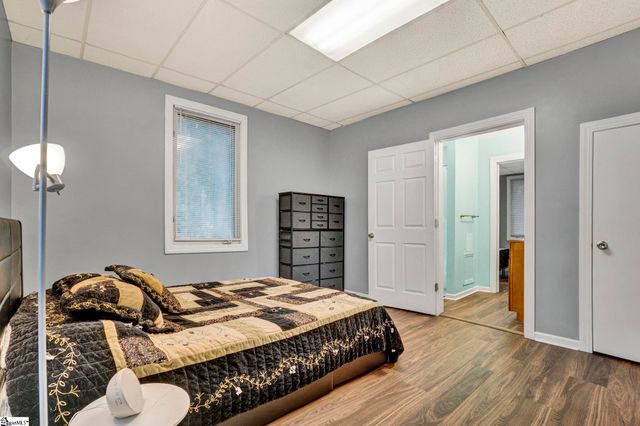 2505 E Brown Street, Seneca, SC 29678