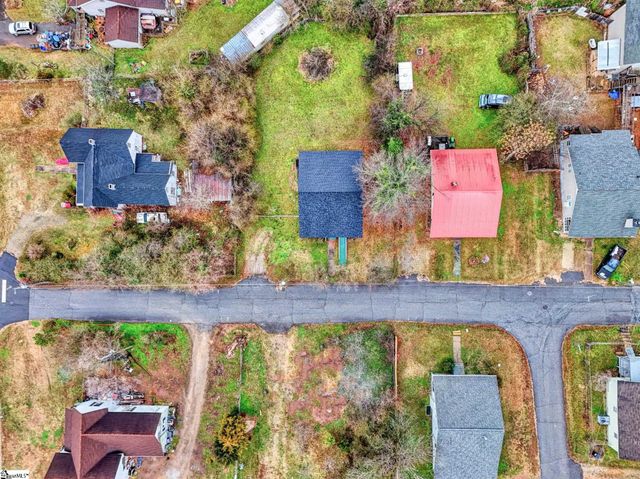 2505 E Brown Street, Seneca, SC 29678