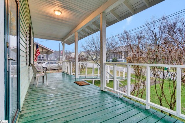 2505 E Brown Street, Seneca, SC 29678