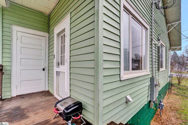 2505 E Brown Street, Seneca, SC 29678