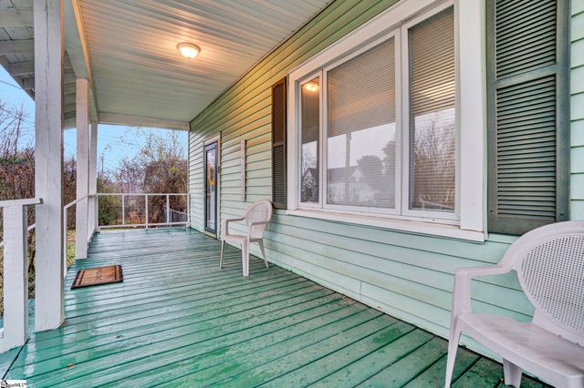 2505 E Brown Street, Seneca, SC 29678