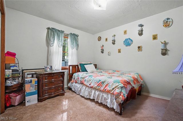 17 Harneds Landing, Cortland, OH 44410