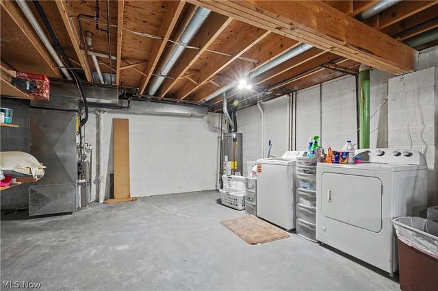 17 Harneds Landing, Cortland, OH 44410