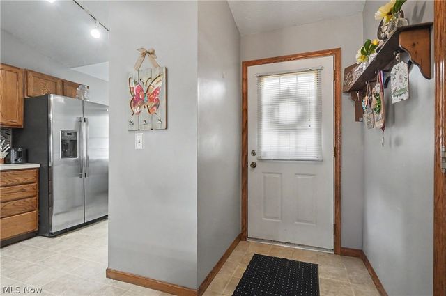 17 Harneds Landing, Cortland, OH 44410