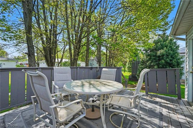 17 Harneds Landing, Cortland, OH 44410