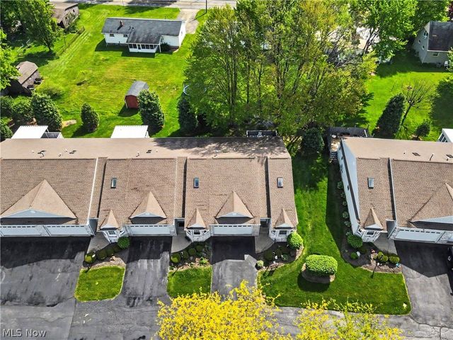17 Harneds Landing, Cortland, OH 44410