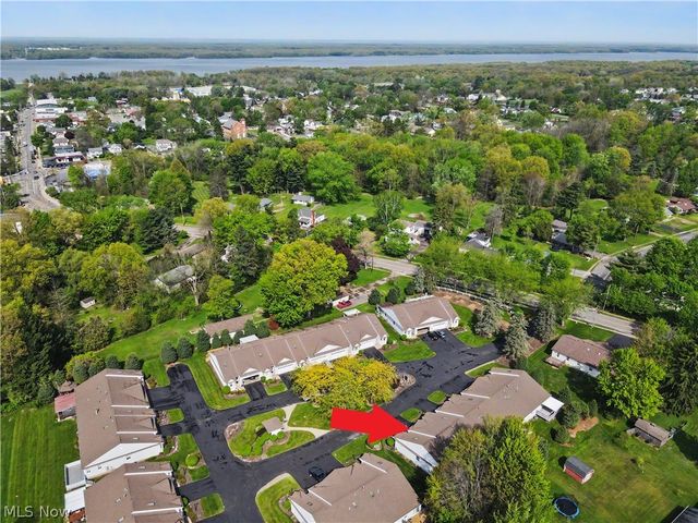 17 Harneds Landing, Cortland, OH 44410