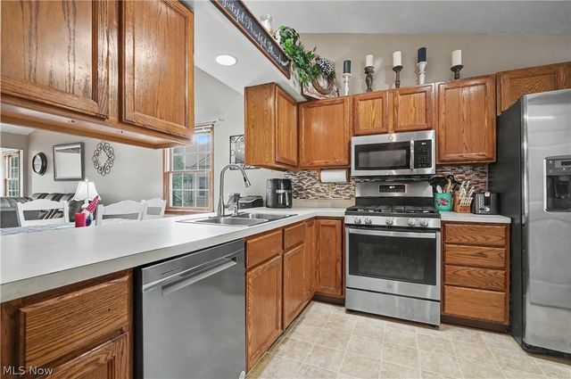 17 Harneds Landing, Cortland, OH 44410