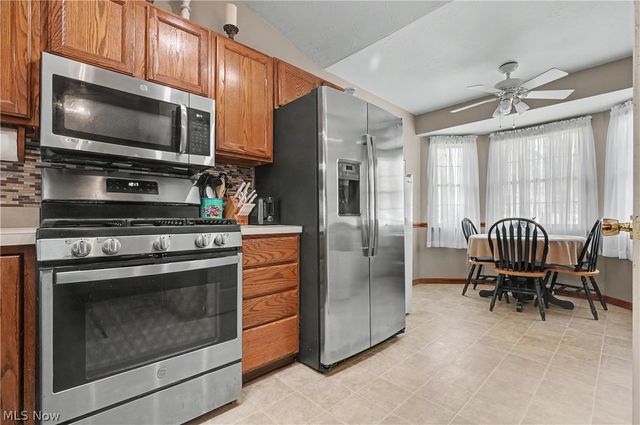 17 Harneds Landing, Cortland, OH 44410