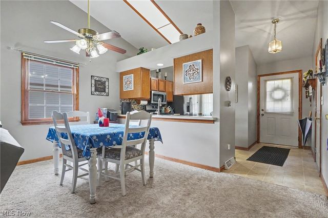 17 Harneds Landing, Cortland, OH 44410