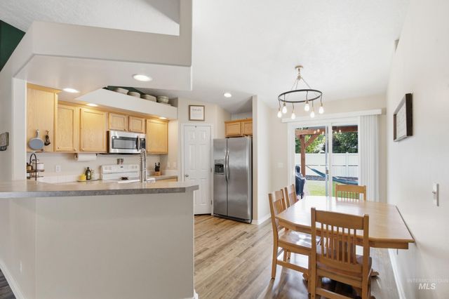 65 N Jefferson Pl, Nampa, ID 83651