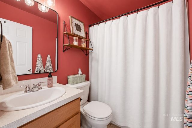 65 N Jefferson Pl, Nampa, ID 83651