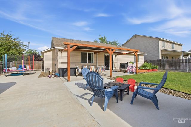 65 N Jefferson Pl, Nampa, ID 83651