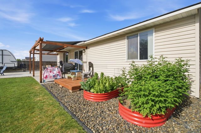 65 N Jefferson Pl, Nampa, ID 83651