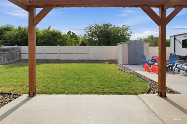 65 N Jefferson Pl, Nampa, ID 83651