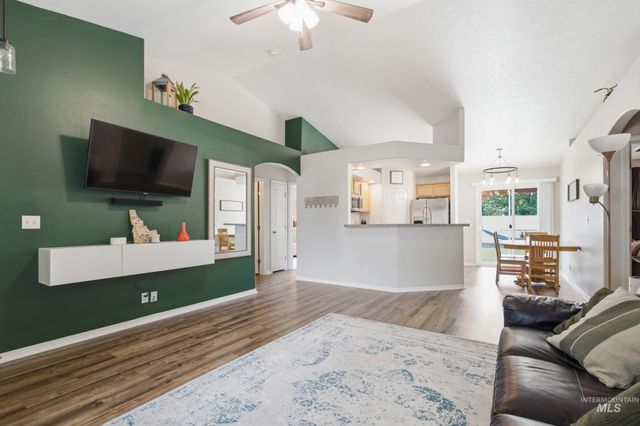 65 N Jefferson Pl, Nampa, ID 83651