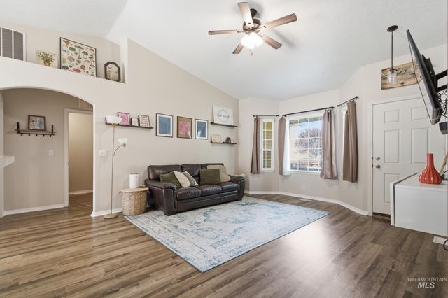 65 N Jefferson Pl, Nampa, ID 83651