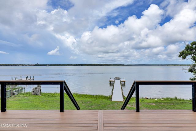 237 Riverside Drive, Sneads Ferry, NC 28460