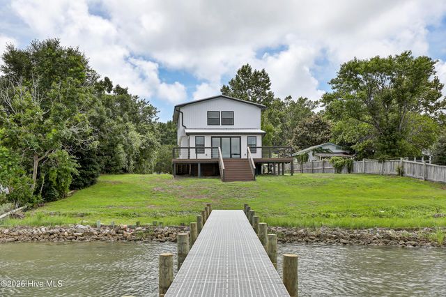 237 Riverside Drive, Sneads Ferry, NC 28460
