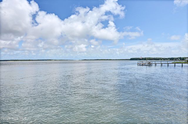 237 Riverside Drive, Sneads Ferry, NC 28460