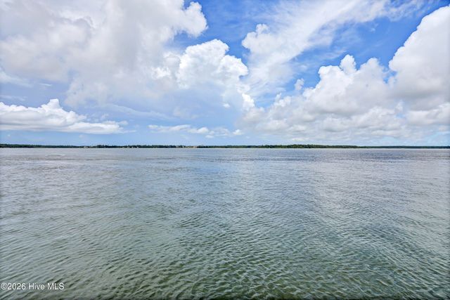 237 Riverside Drive, Sneads Ferry, NC 28460