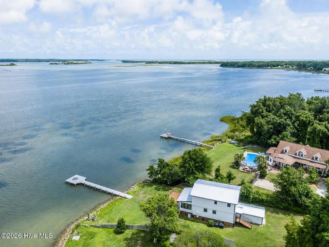 237 Riverside Drive, Sneads Ferry, NC 28460