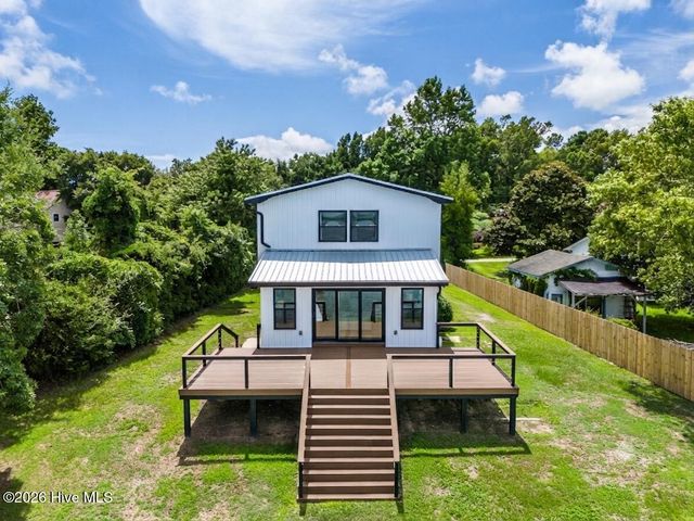 237 Riverside Drive, Sneads Ferry, NC 28460