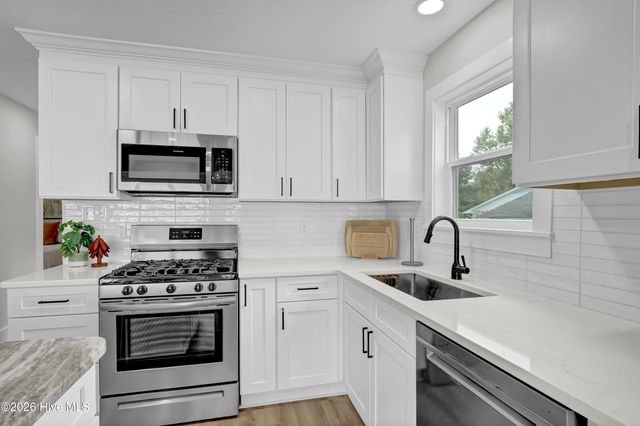 237 Riverside Drive, Sneads Ferry, NC 28460
