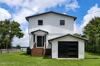 237 Riverside Drive, Sneads Ferry, NC 28460