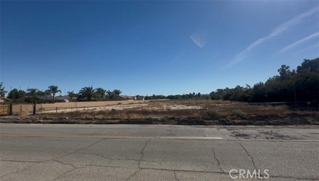 1105 Eaton Avenue, Hemet, CA 92543