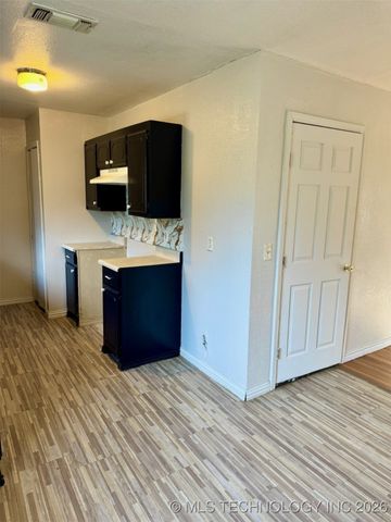 1408 Kiamichi Street, Hugo, OK 74743