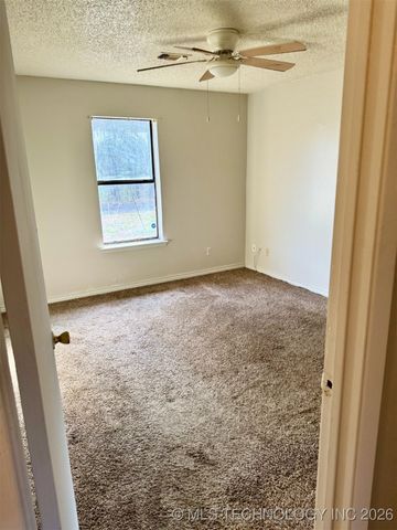 1408 Kiamichi Street, Hugo, OK 74743