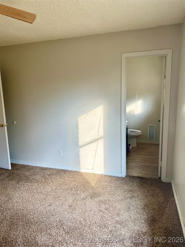 1408 Kiamichi Street, Hugo, OK 74743