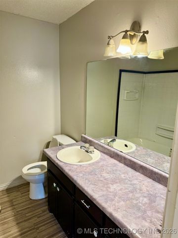 1408 Kiamichi Street, Hugo, OK 74743