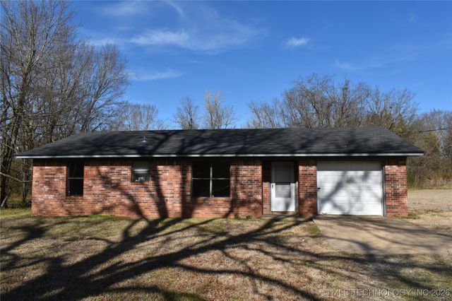1408 Kiamichi Street, Hugo, OK 74743
