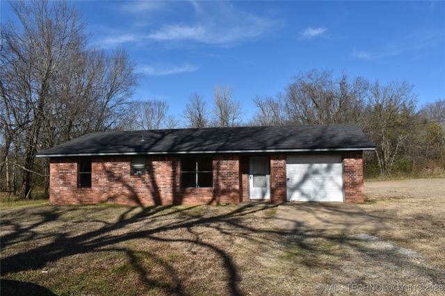1408 Kiamichi Street, Hugo, OK 74743