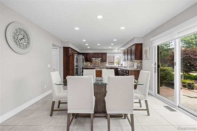 43352 Chardonnay Drive, Sterling Heights, MI 48314