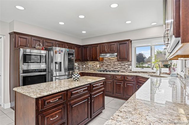 43352 Chardonnay Drive, Sterling Heights, MI 48314