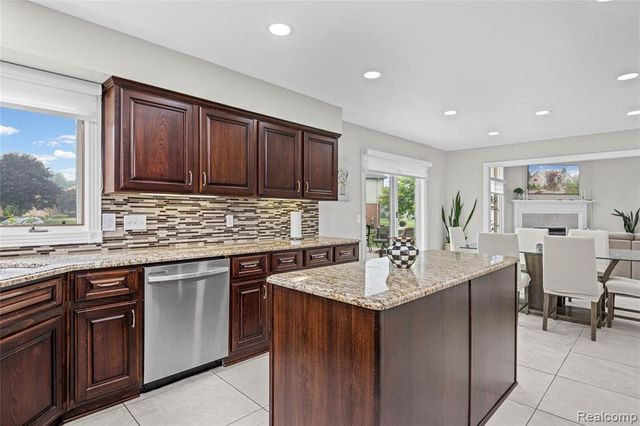 43352 Chardonnay Drive, Sterling Heights, MI 48314