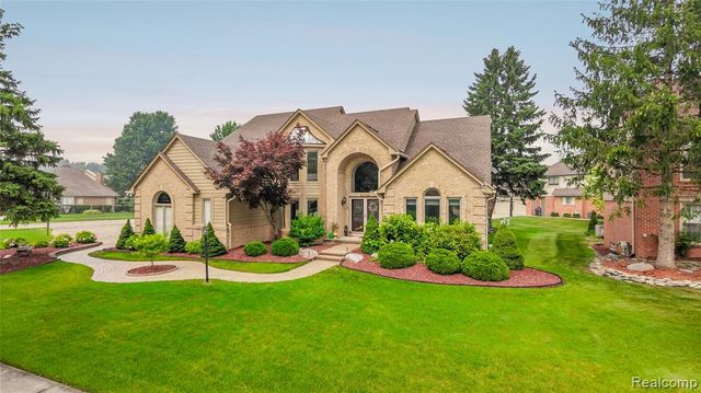 43352 Chardonnay Drive, Sterling Heights, MI 48314