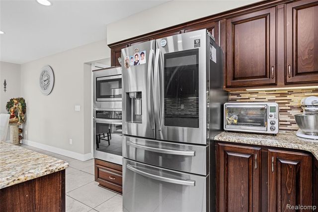 43352 Chardonnay Drive, Sterling Heights, MI 48314