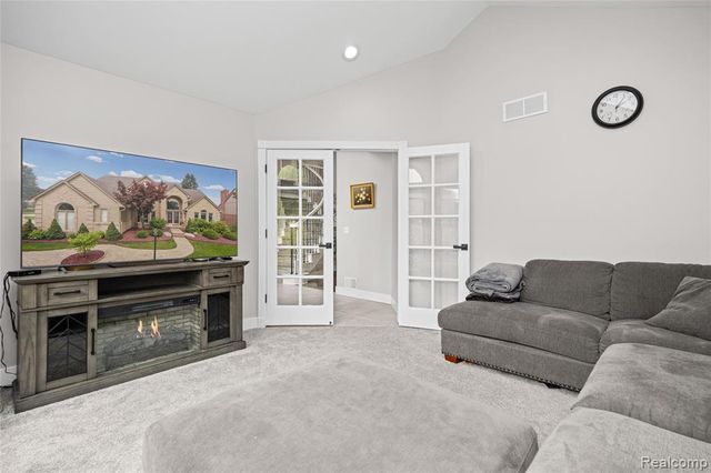 43352 Chardonnay Drive, Sterling Heights, MI 48314