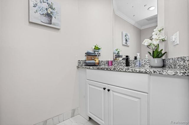 43352 Chardonnay Drive, Sterling Heights, MI 48314