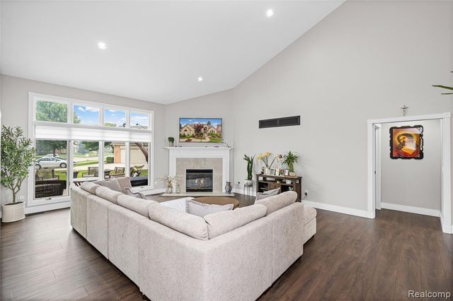 43352 Chardonnay Drive, Sterling Heights, MI 48314