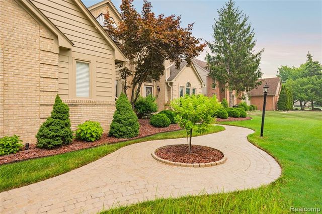 43352 Chardonnay Drive, Sterling Heights, MI 48314