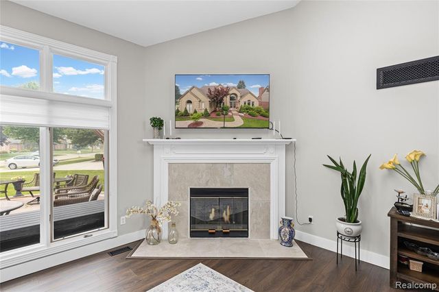 43352 Chardonnay Drive, Sterling Heights, MI 48314