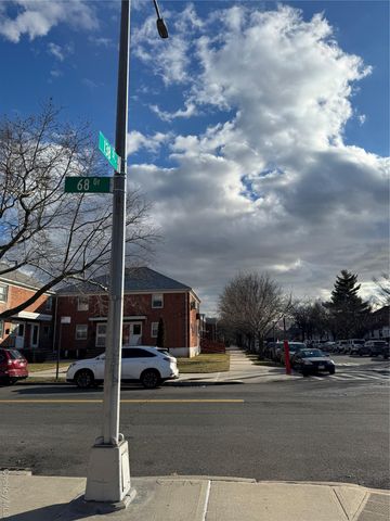 68-09 138th Street 2B, Flushing, NY 11367