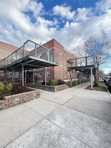 68-09 138th Street 2B, Flushing, NY 11367