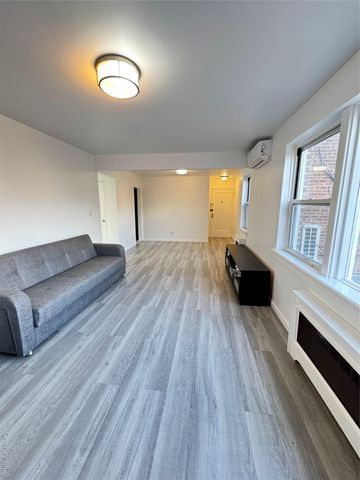 68-09 138th Street 2B, Flushing, NY 11367