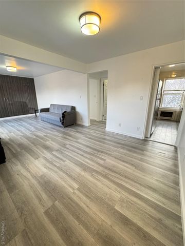 68-09 138th Street 2B, Flushing, NY 11367